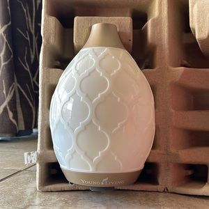 Young Living Desert Mist ultrasonic diffuser. New in box! Never used.